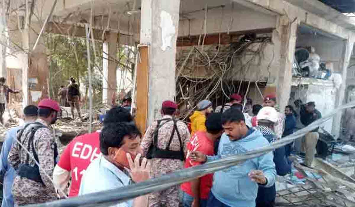 పాకిస్థాన్‌లో భారీ పేలుడు.. 12 మంది దుర్మ‌ర‌ణం..!