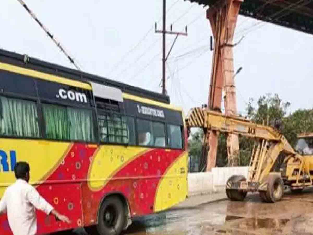 Bus theft: ఏకంగా బస్సునే ఎత్తుకెళ్లిన దొంగలు.. పీఎస్‌ సమీపంలోనే ఘటన