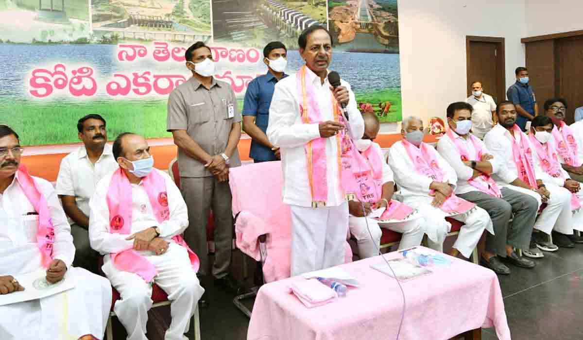 య‌థావిధిగా రైతుబంధు.. ద‌శ‌ల వారీగా ద‌ళిత బంధు..