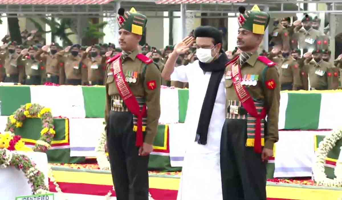 డిఫెన్స్‌ సర్వీసెస్‌ స్టాఫ్‌ కాలేజీలో మృతవీరులకు నివాళి