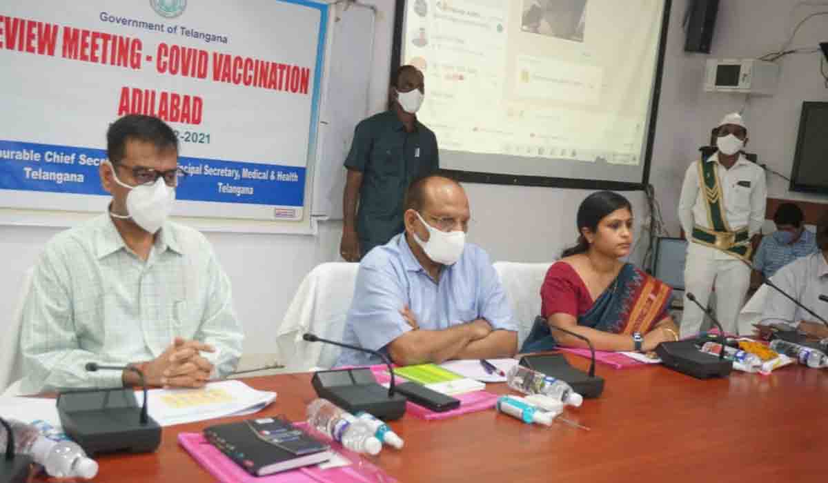 ఆదిలాబాద్‌ సీఎస్‌ పర్యటన.. వ్యాక్సినేషన్‌పై సమీక్ష