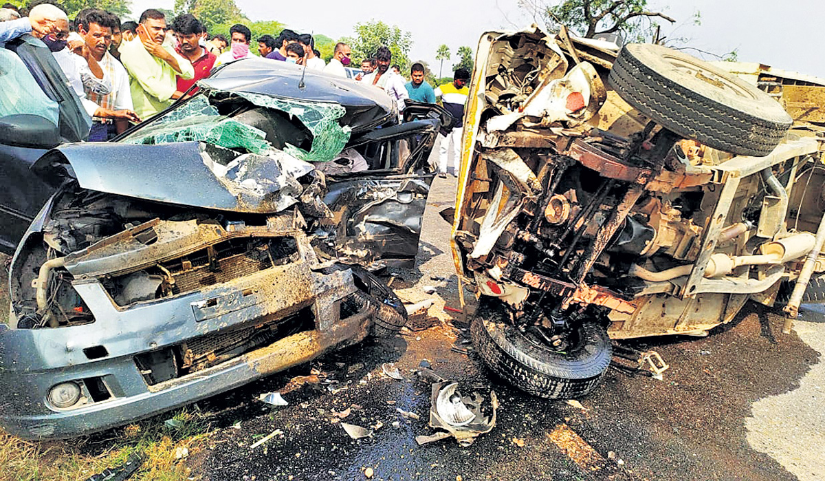 అంత్యక్రియలకు వెళ్తూ మృత్యుఒడికి!