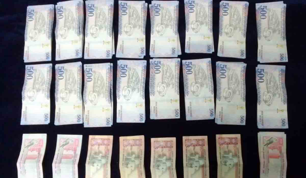 శంషాబాద్ ఎయిర్‌పోర్టులో విదేశీ క‌రెన్సీ స్వాధీనం