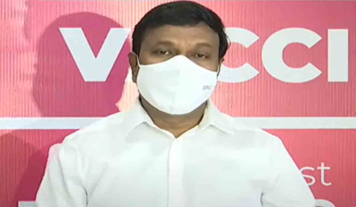 ఒమిక్రాన్‌ పట్ల భయం వద్దు: డీహెచ్‌ శ్రీనివాసరావు