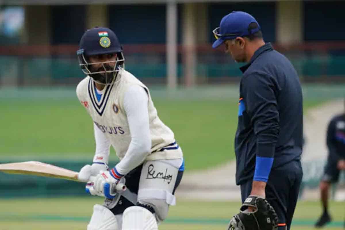 Dravid to Kohli | సౌతాఫ్రికాతో తొలి టెస్ట్‌.. కోహ్లీకి ద్రావిడ్ బ్యాటింగ్ పాఠాలు ..!