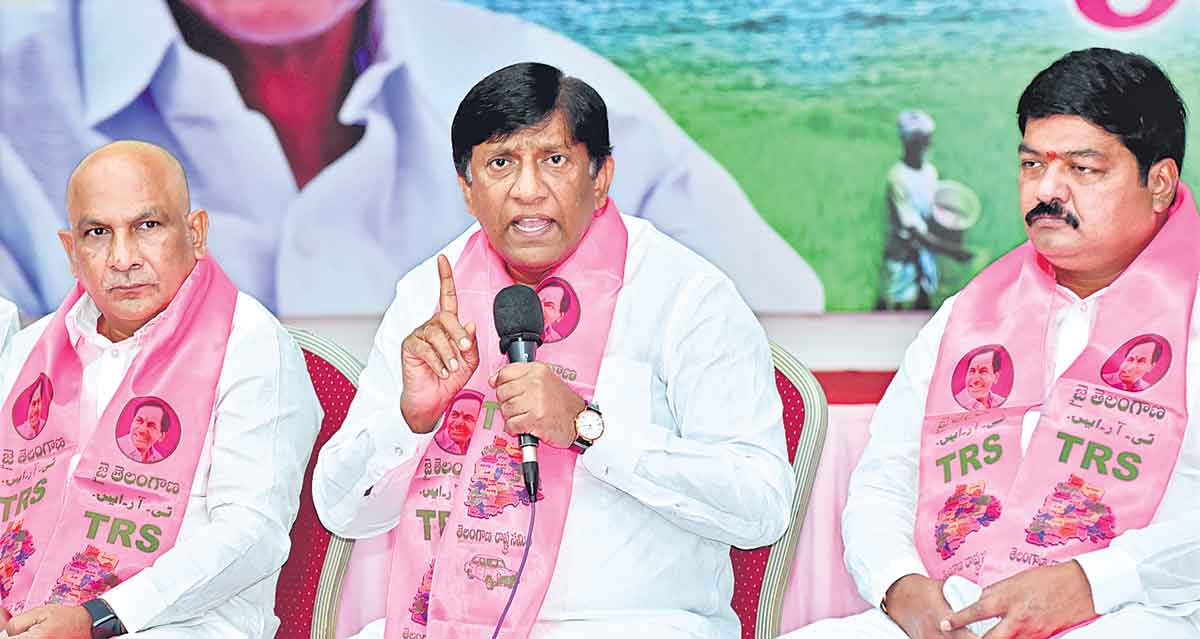 కేసీఆర్‌ను గద్దె దించే కుట్ర!