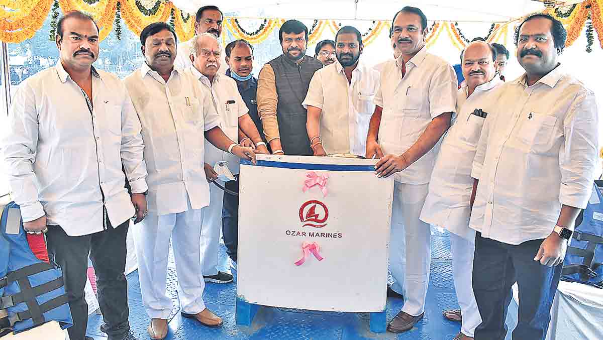 పర్యాటక అభివృద్ధిపై ప్రత్యేక శ్రద్ధ