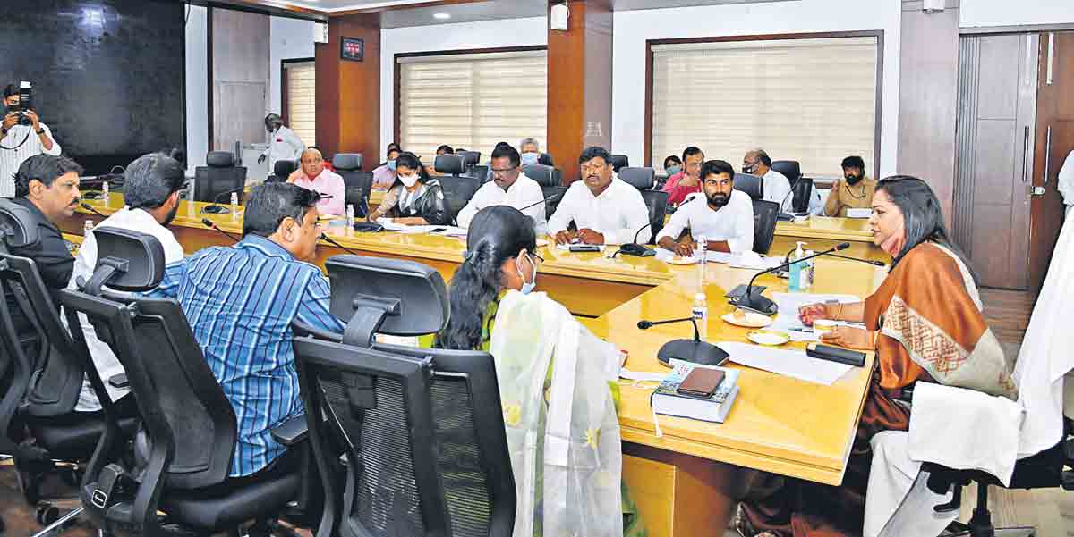 మరిన్ని మల్టీపర్పస్‌ ఫంక్షన్‌ హాల్స్‌