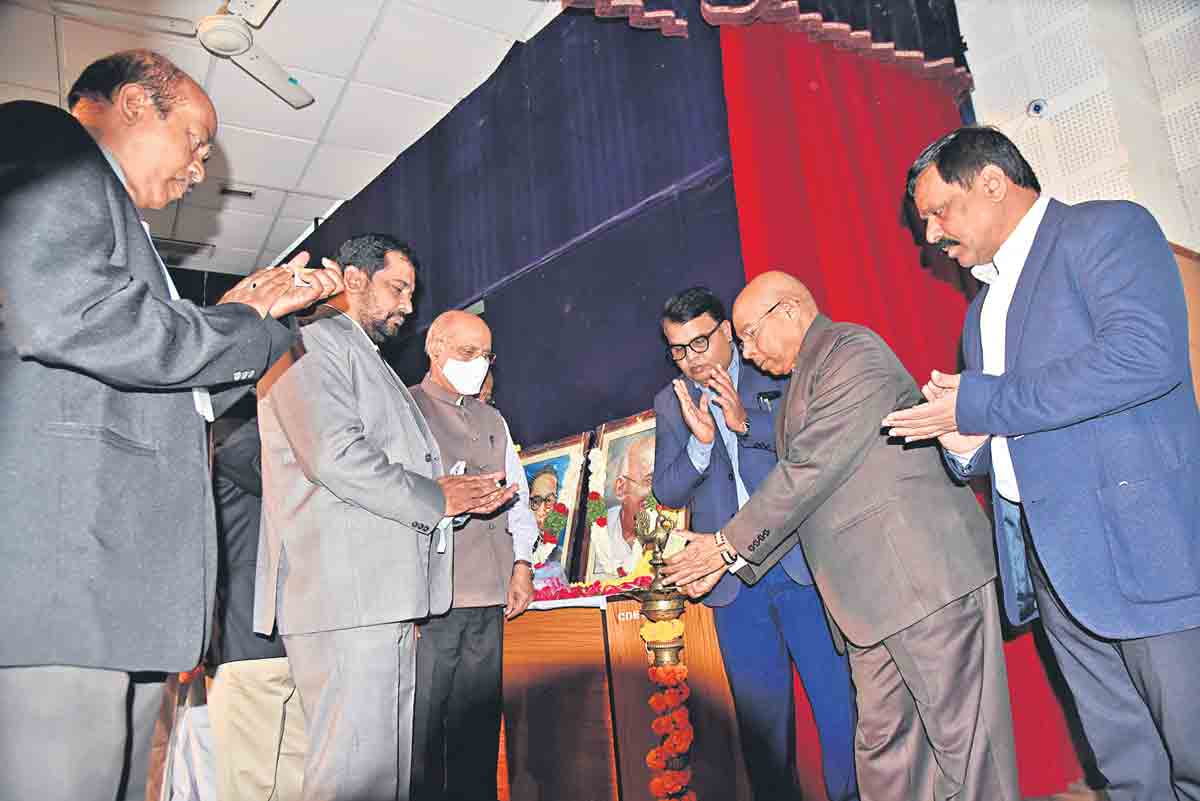 సామాజిక న్యాయమే రాజ్యాంగ లక్ష్యం.. జస్టిస్‌ చంద్రయ్య