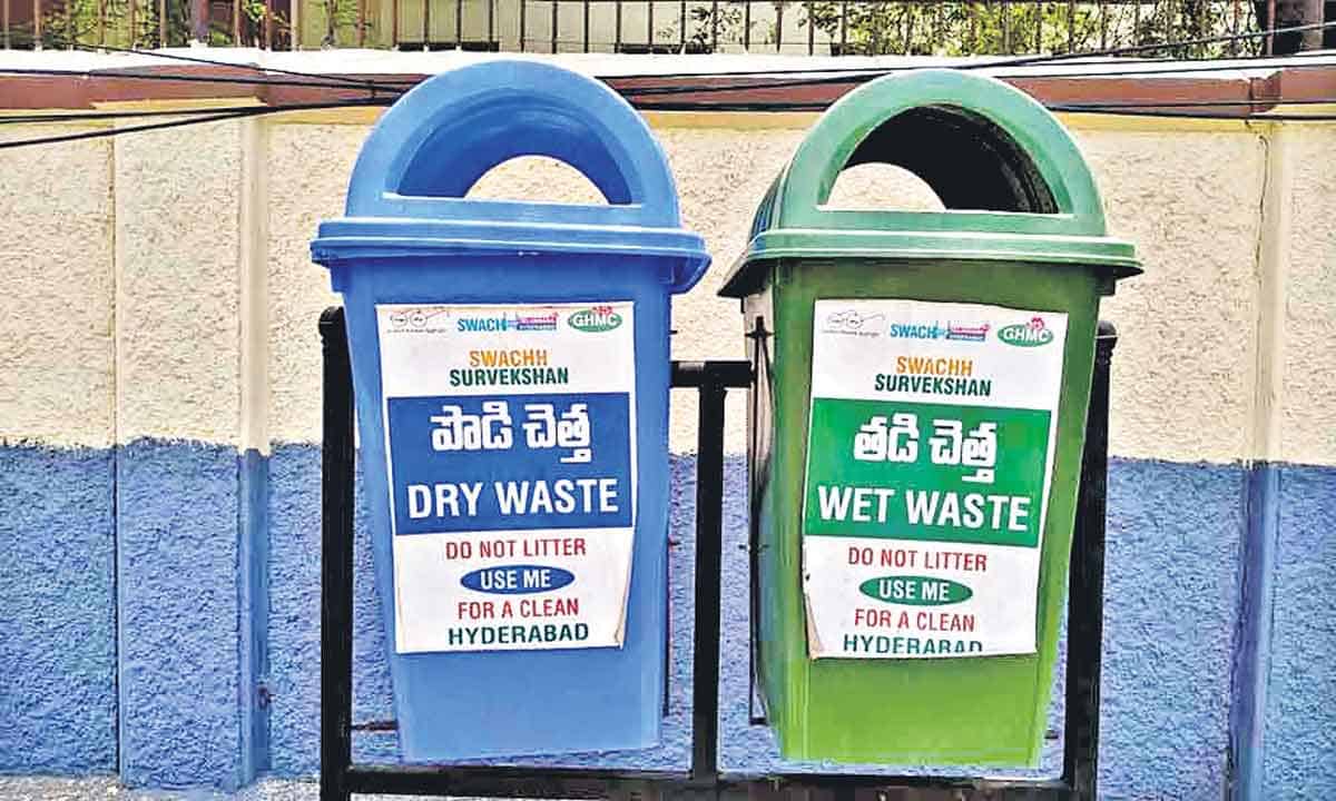 ప్రతి 50 మీటర్లకో చెత్తడబ్బా