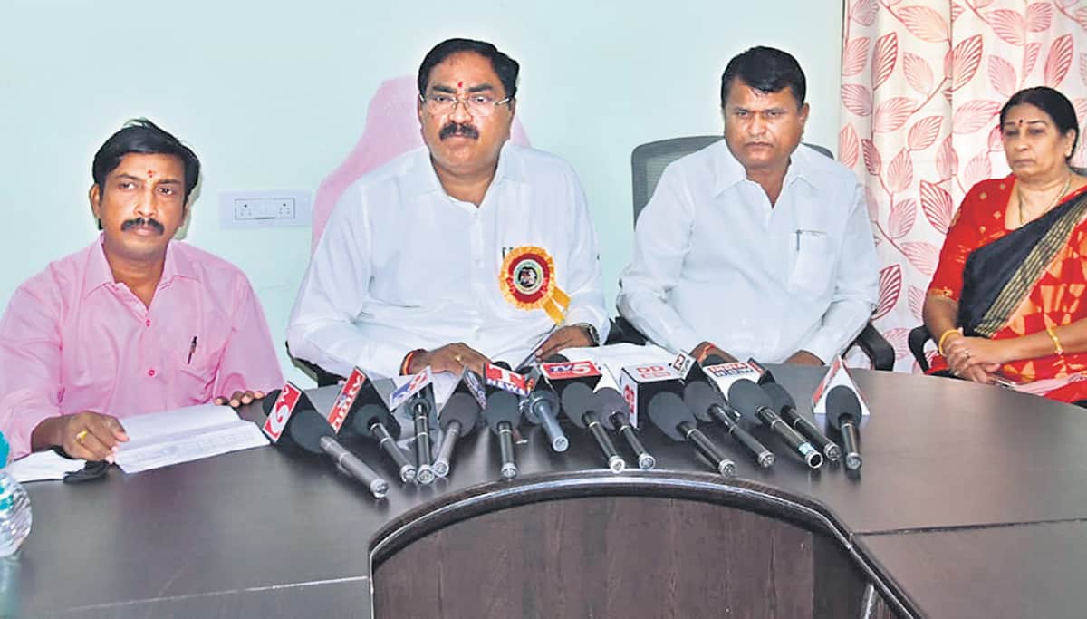 ఢిల్లీతో తాడోపేడో తేల్చుకుంటం