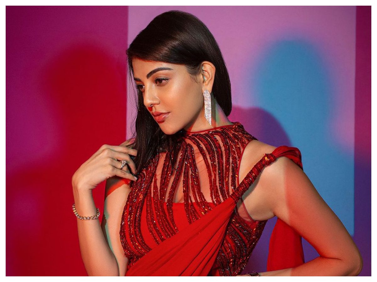 Kajal Aggarwal | రెడ్‌ డ్రెస్‌లో కాజల్ అగర్వాల్ అందాలు..