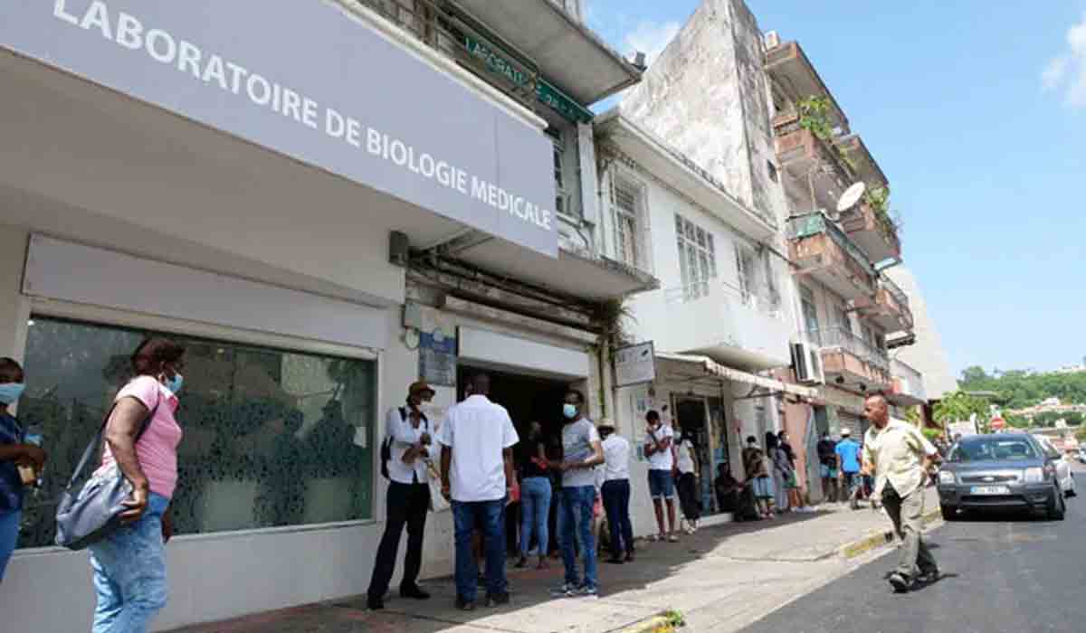 ఫ్రాన్స్‌లో క‌రోనా విల‌యం.. ఒకే రోజు ల‌క్ష కేసులు న‌మోదు