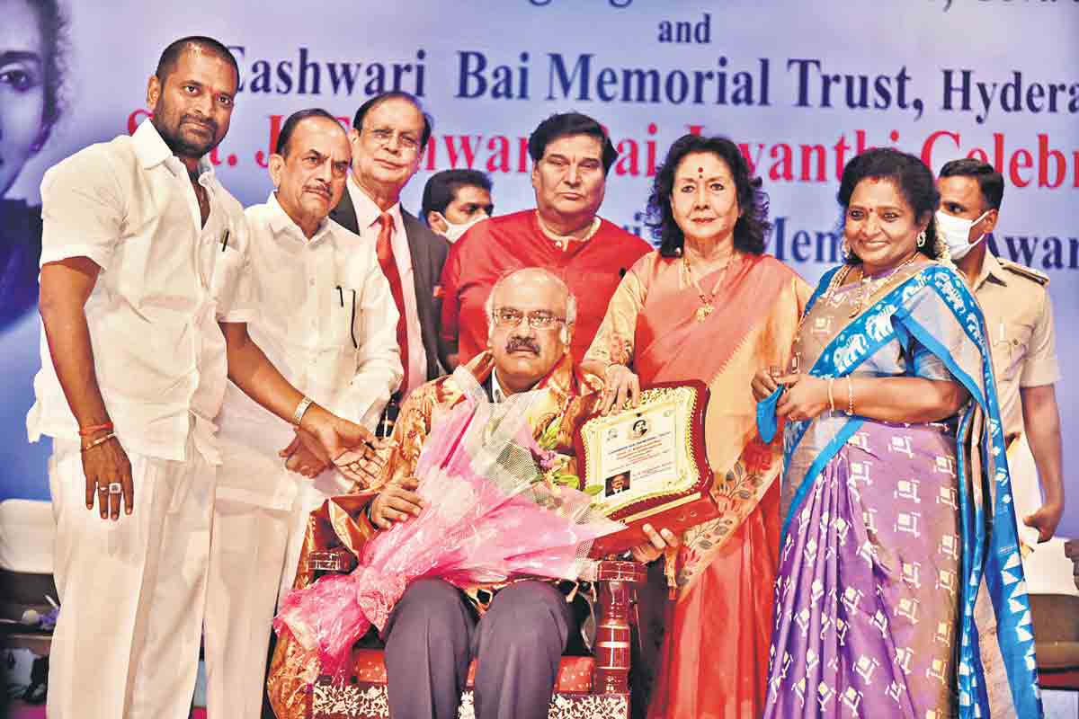 పేదల గొంతుక ఈశ్వరీబాయి
