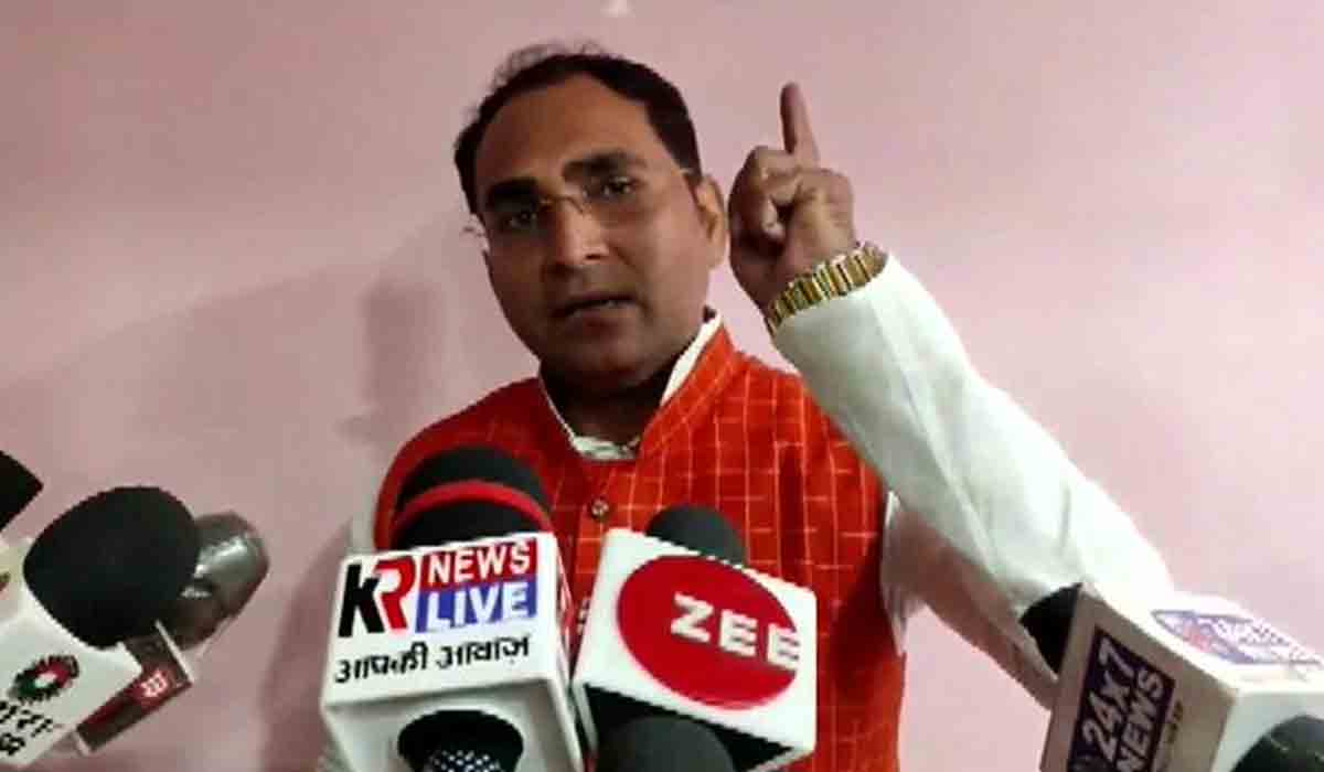 మాంఝీ నాలుక కోసితెచ్చే బ్రాహ్మ‌ణుడికి రూ.11 ల‌క్ష‌లు బ‌హుమ‌తిగా ఇస్తా..!