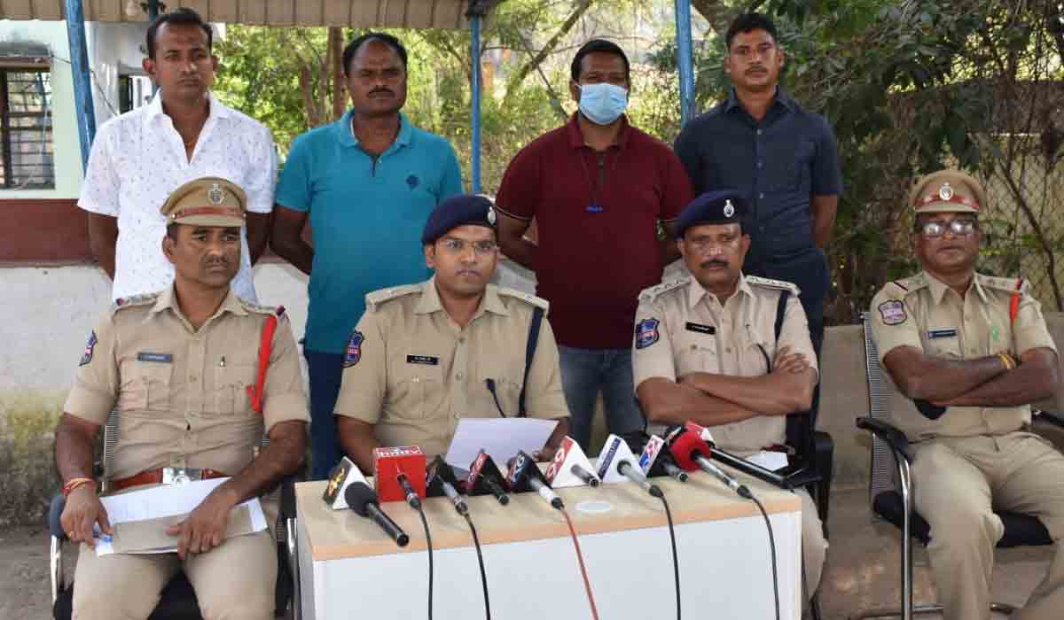 నిజామాబాద్ జిల్లాలో 44 కిలోల గంజాయి పట్టివేత