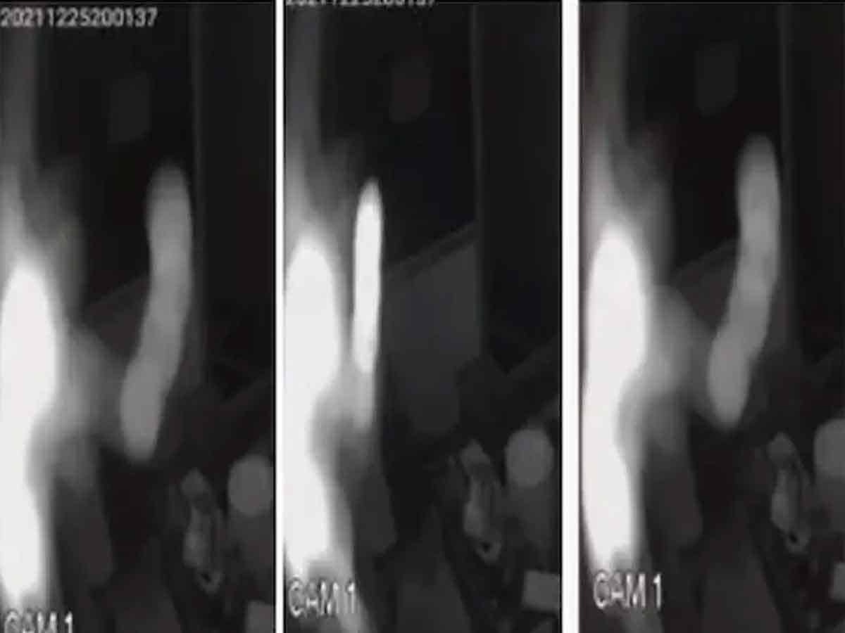 Ghosts @ Jewellery Shop: నగల దుకాణంలో వింత ఆకారాలు.. దయ్యాలేనంటూ పుకార్లు