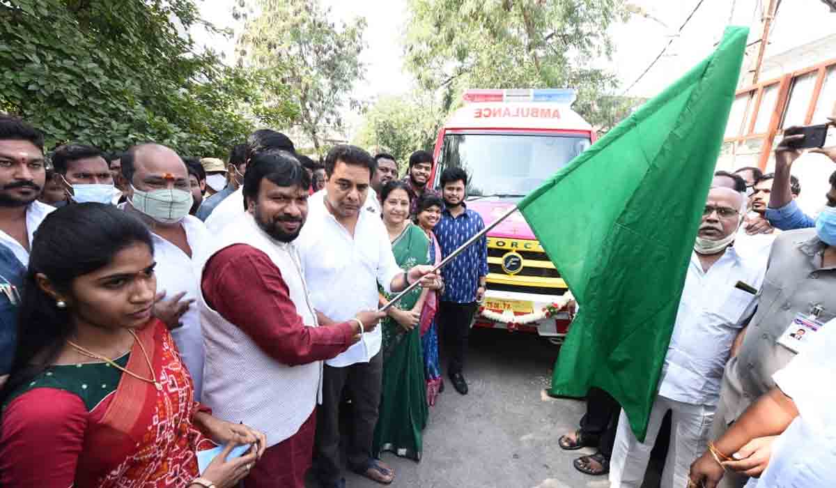 గిఫ్ట్ ఏ స్మైల్‌.. అంబులెన్స్‌ను అందించిన ఉప్ప‌ల శ్రీనివాస్ గుప్తా