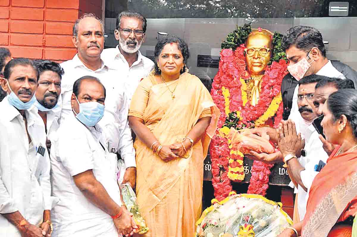 ప్రపంచ ఆరోగ్య సంరక్షణ కేంద్రంగా భారత్‌