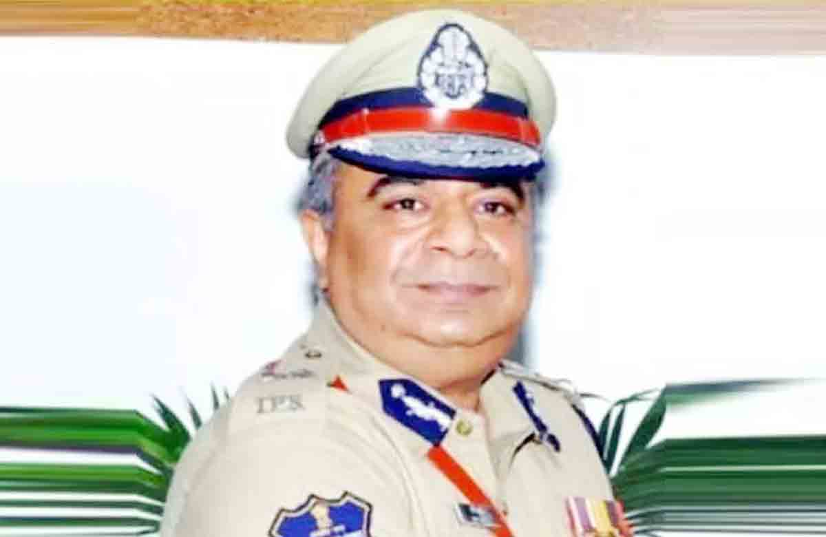 8 మంది అదనపు ఎస్పీల బదిలీ