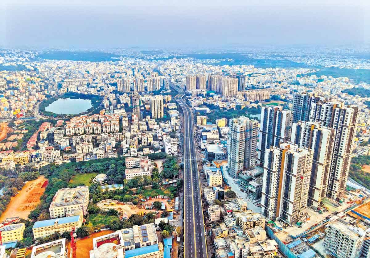 వేగంగా.. విశ్వ నగరాభివృద్ధి!