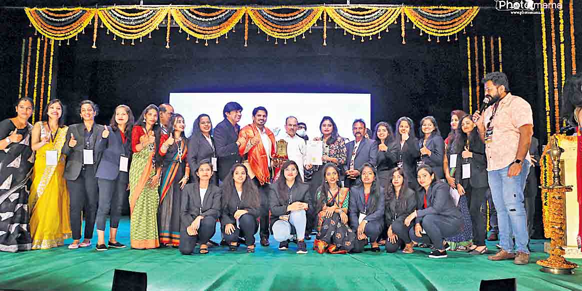 సమాజ సేవతోనే మనిషికి సంతృప్తి