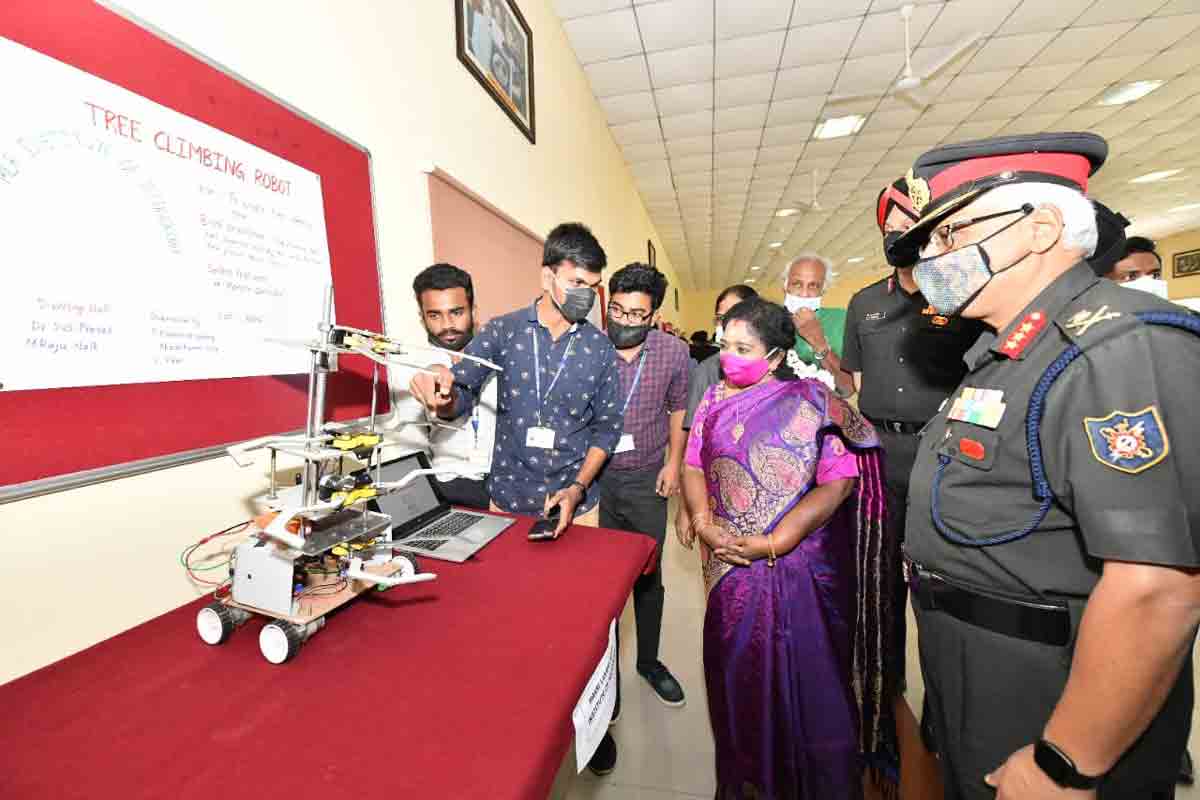 భవిష్యత్‌లో రోబొటిక్స్‌దే కీలక పాత్ర