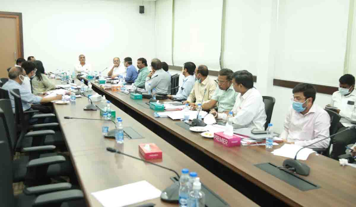 వ్యాక్సినేషన్‌ వేగవంతం చేయండి.. మంత్రి హరీశ్‌రావు  ఆదేశం