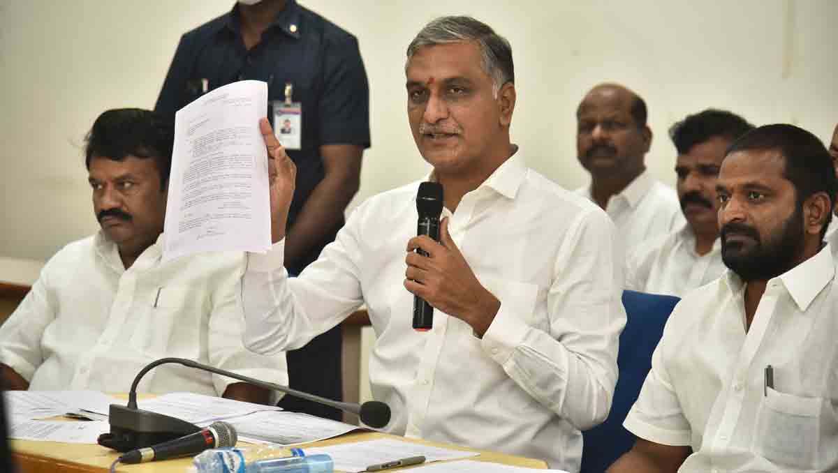 గోయల్‌.. తెలంగాణకు క్షమాపణ చెప్పు..