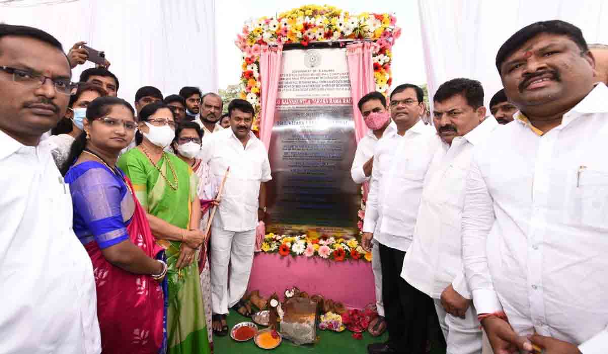 హుస్సేన్ సాగ‌ర్ వ‌ర‌ద నీటి నాలాకు ర‌క్ష‌ణ గోడ‌.. కేటీఆర్ శంకుస్థాప‌న‌