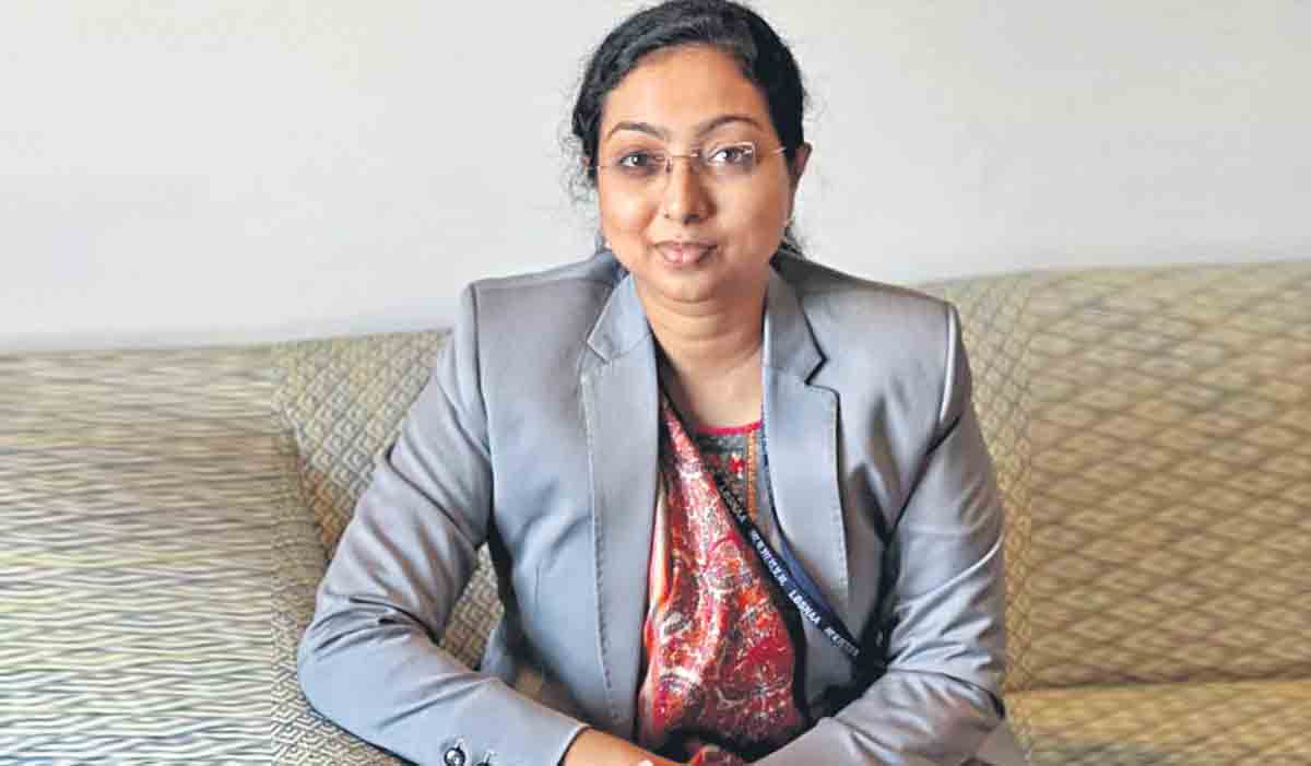 అమ్మతనంతో ఐపీఎస్‌!