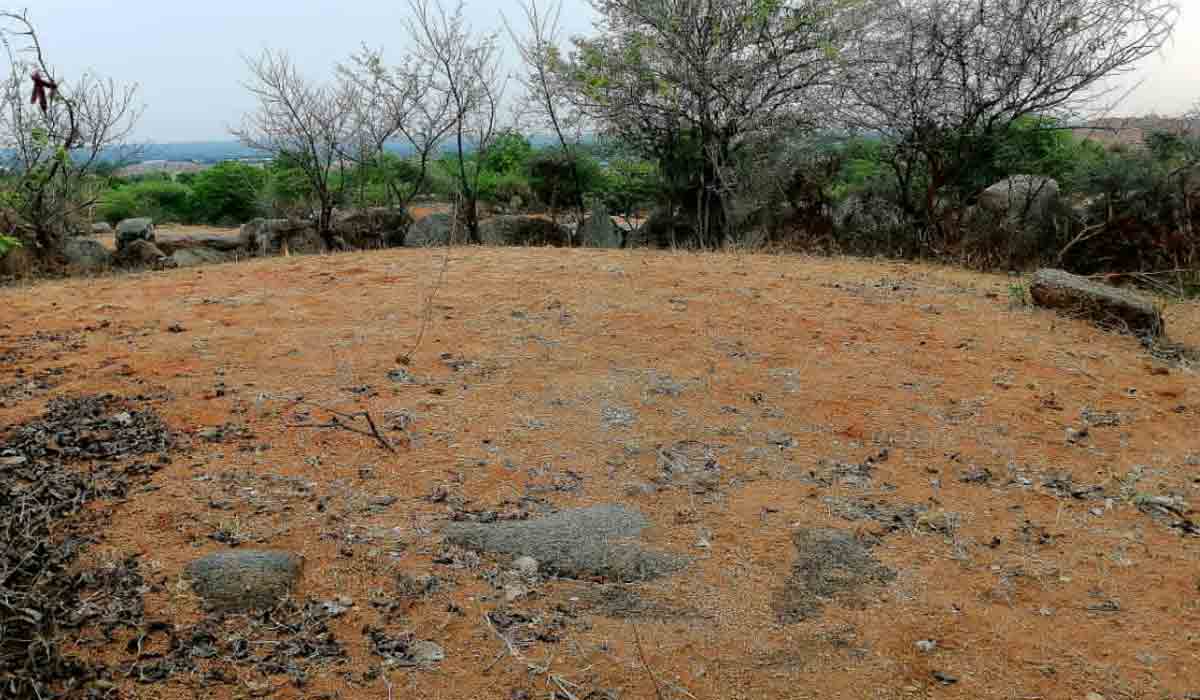 సిద్దిపేట‌లో ఆదిమానవుల ఆనవాళ్లు.. అరుదైన స‌మాధి గుర్తింపు