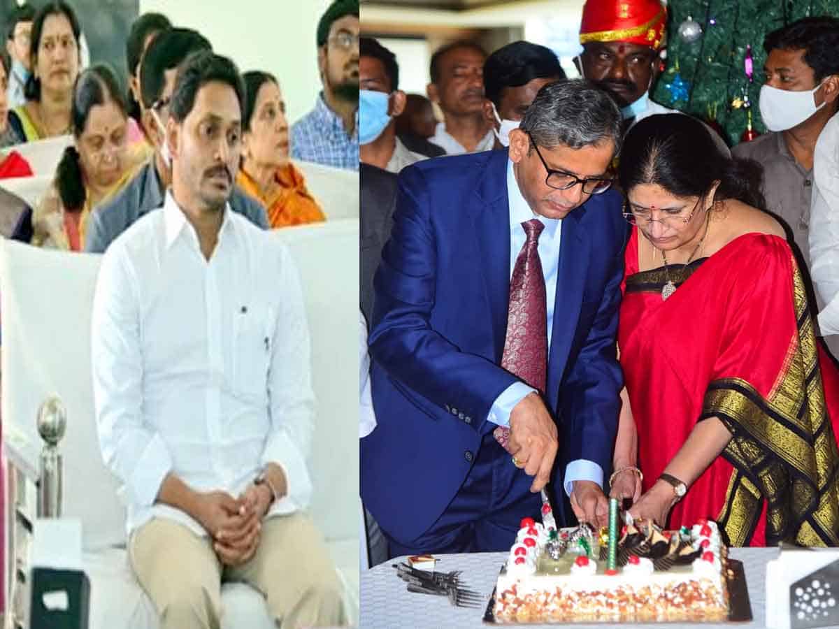 Jagan Prayers: పులివెందుల సీఎస్‌ఐ చర్చిలో జగన్ ప్రార్థనలు