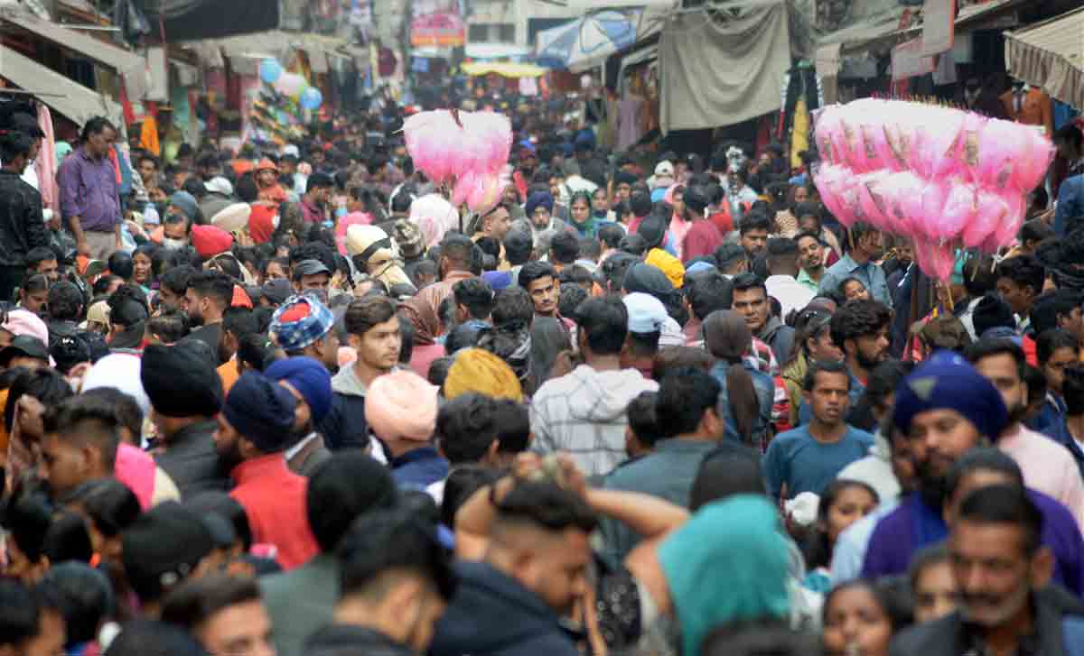 ఒమిక్రాన్‌ బుసలు