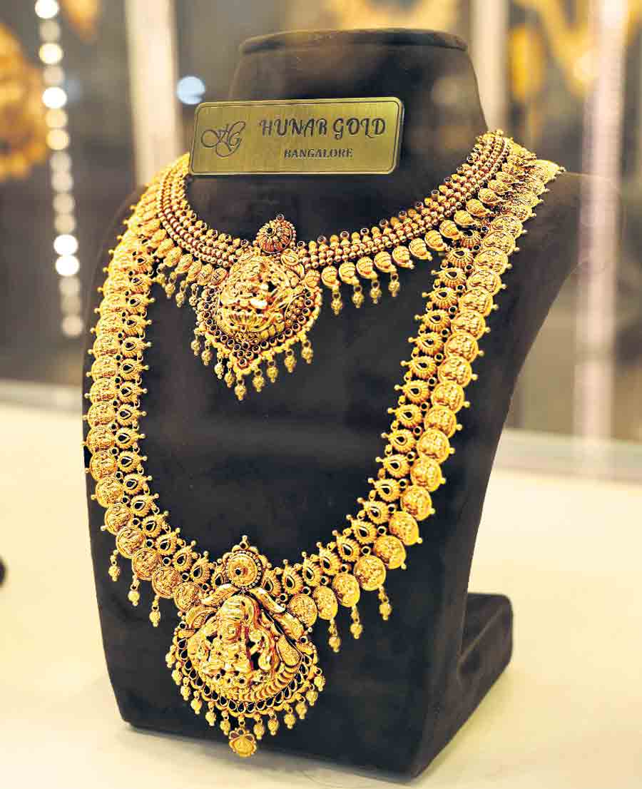 Gold prices | బంగారం పరుగో.. పరుగు.. వచ్చే ఏడాది తులం రూ.55వేలకు