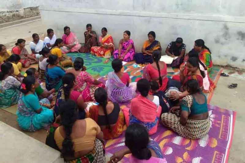 సంఘాల పనితీరు బట్టి రుణం