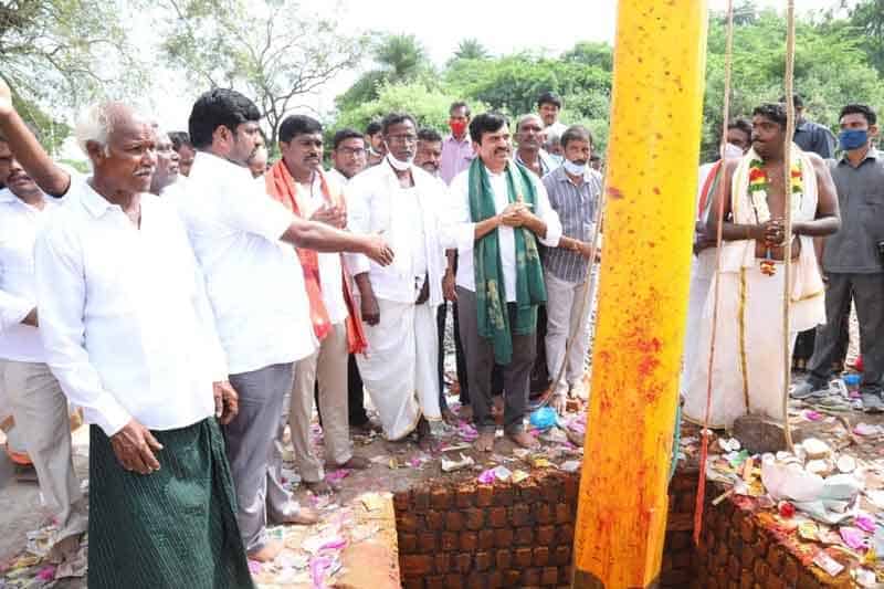 మాజీ ఎంపీ పొంగులేటి విస్తృత పర్యటన