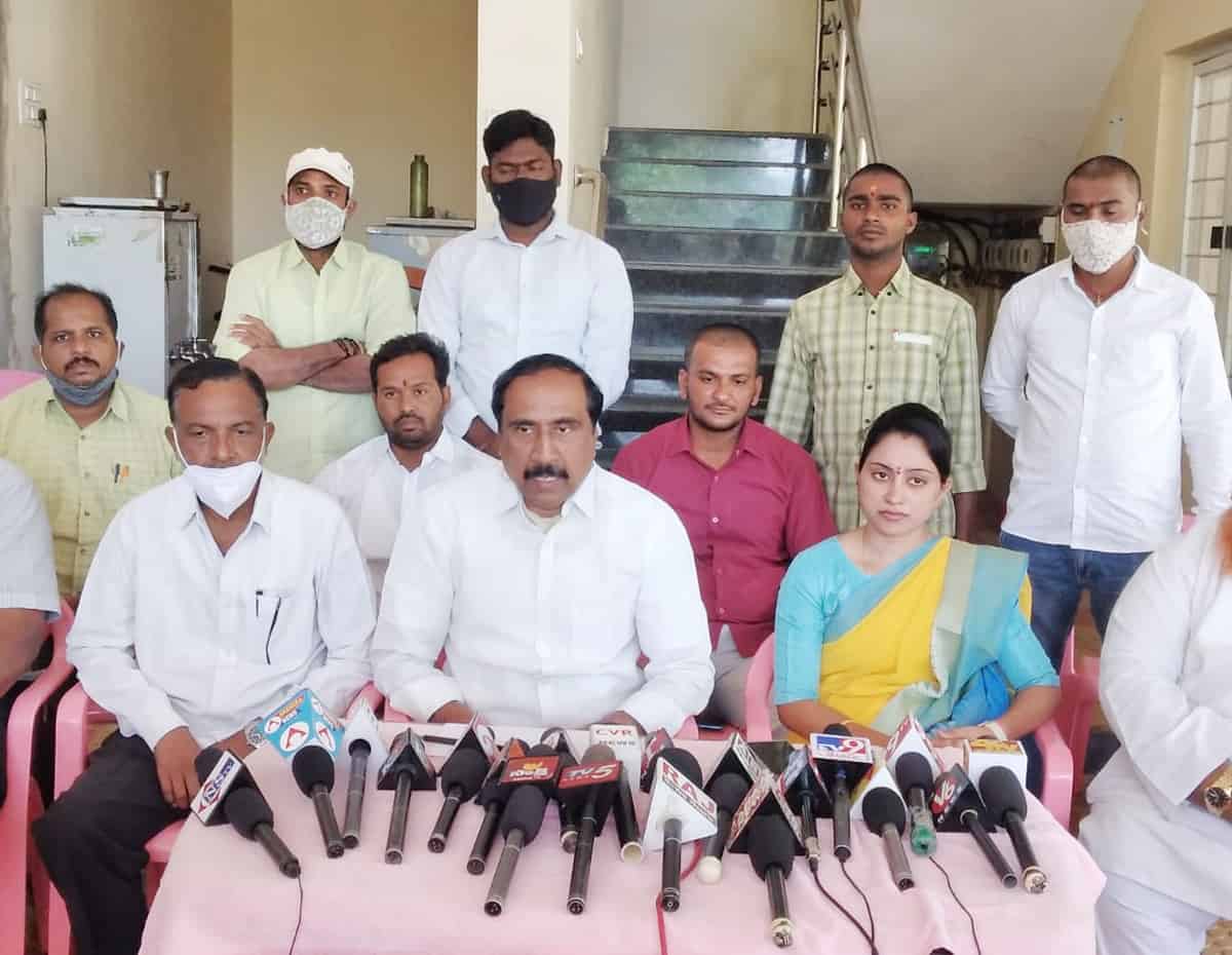 ప్రతిపక్షాలు ప్రగతి నిరోధకులు