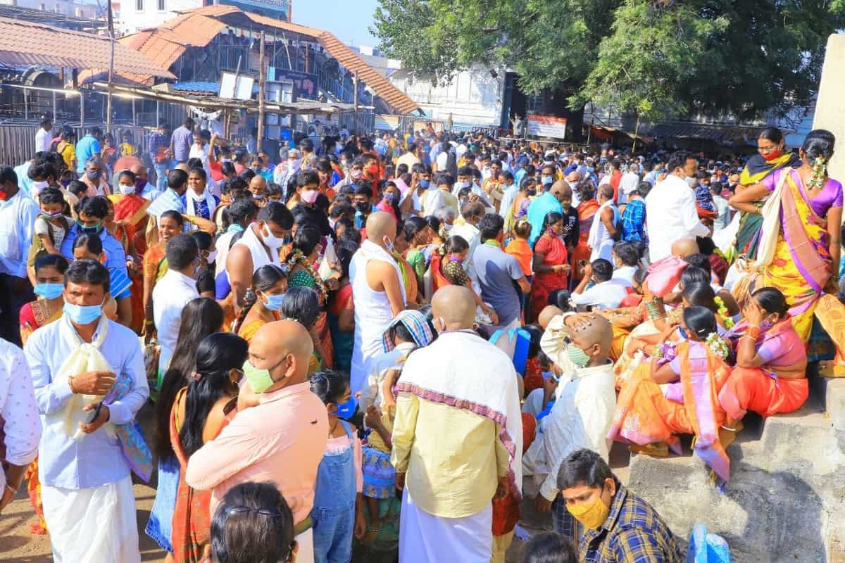 ఎములాడ కిటకిట