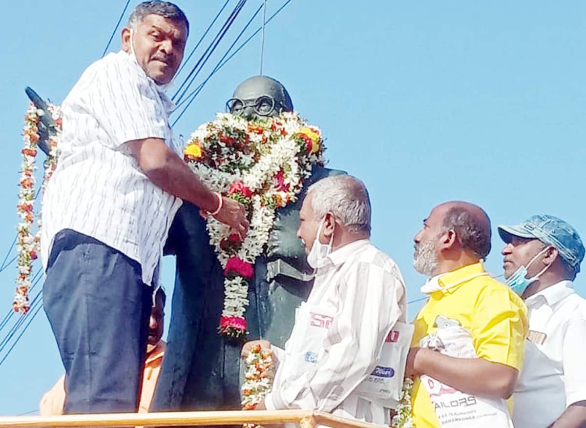 ధాన్యం కొనుగోళ్లపై స్పష్టత నివ్వాలి