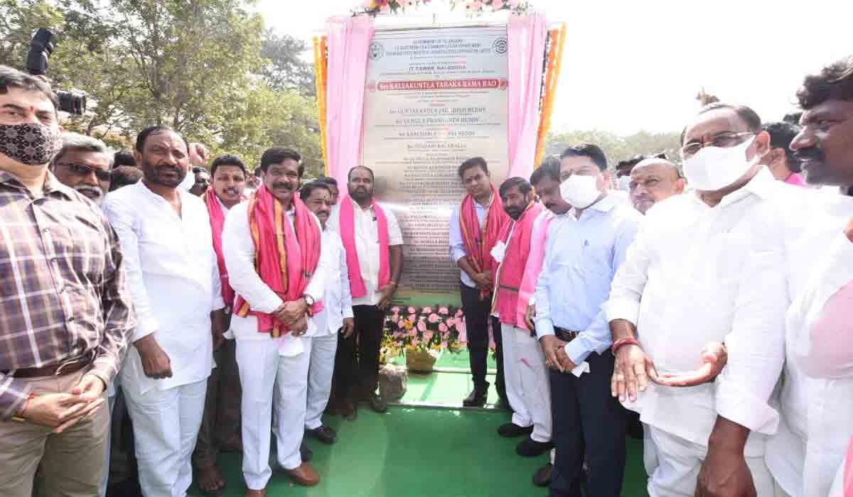న‌ల్ల‌గొండ‌కు టీ హ‌బ్‌, టాస్క్ సెంట‌ర్‌ : మంత్రి కేటీఆర్
