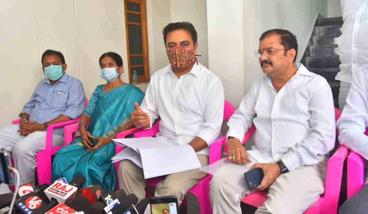 కేంద్రంపై కేటీఆర్ ఫైర్.. పవర్ లూం క్లస్టర్ల ఏర్పాటుకు డిమాండ్