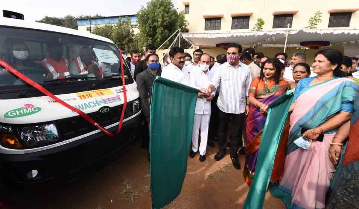 న‌గ‌ర ప్ర‌జ‌ల‌కు మెరుగైన పారిశుద్ధ్య సేవ‌లు  : మంత్రి కేటీఆర్