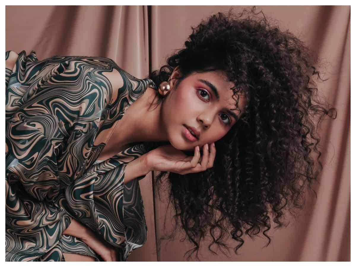 Kalyani Priyadarshan | కల్యాణి ప్రియదర్శన్ అదిరిపోయే ఫొటొ షూట్..