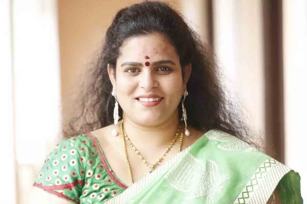 సినీనటి కరాటే కల్యాణిపై కేసు నమోదు