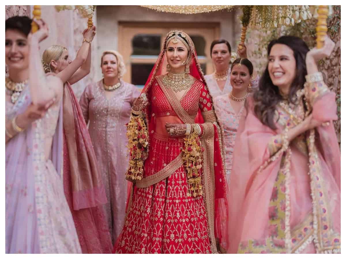 Katrina Kaif | సోషల్ మీడియాలో చక్కర్లు కొడుతున్న కత్రీనా, విక్కీ పెండ్లి ఫొటోలు..