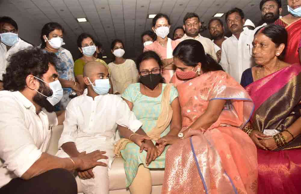 ఎన్‌ఆర్‌ఐ శ్రీధర్‌ మృతి తీరనిలోటు