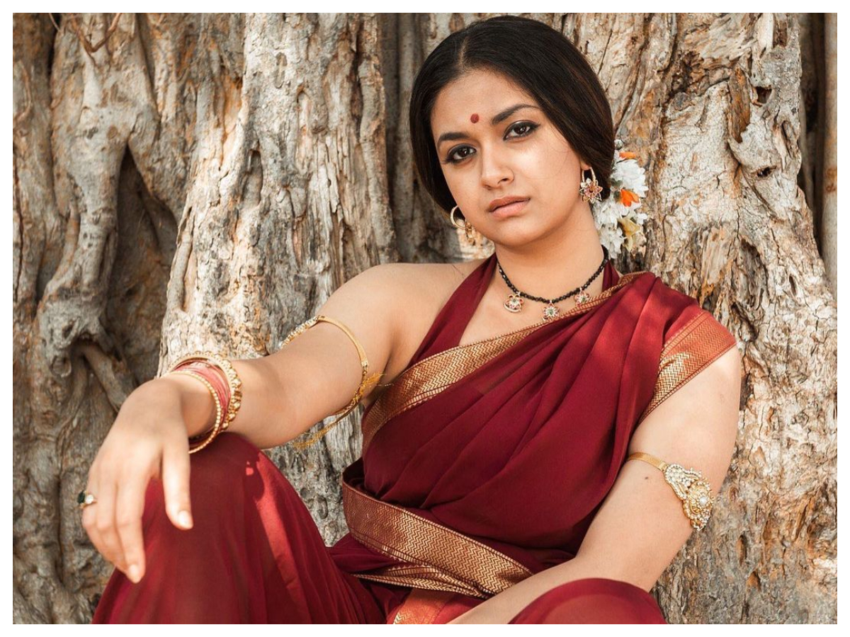Keerthy Suresh | వెరైటీ చీరకట్టులో కీర్తి సురేష్ అదిరిపోయే ఫొటోషూట్..