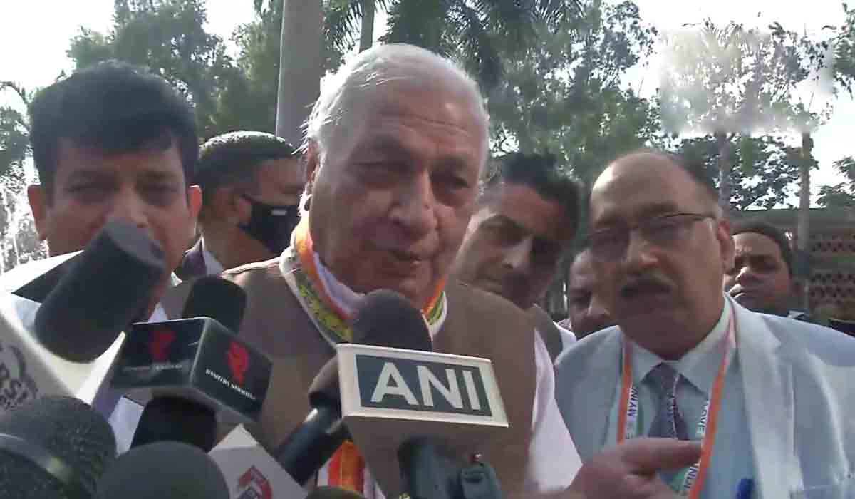 నీకు నువ్వే ఛాన్సెల‌ర్‌ అవ్వు.. కేర‌ళ సీఎంపై గ‌వ‌ర్న‌ర్ అల‌క‌