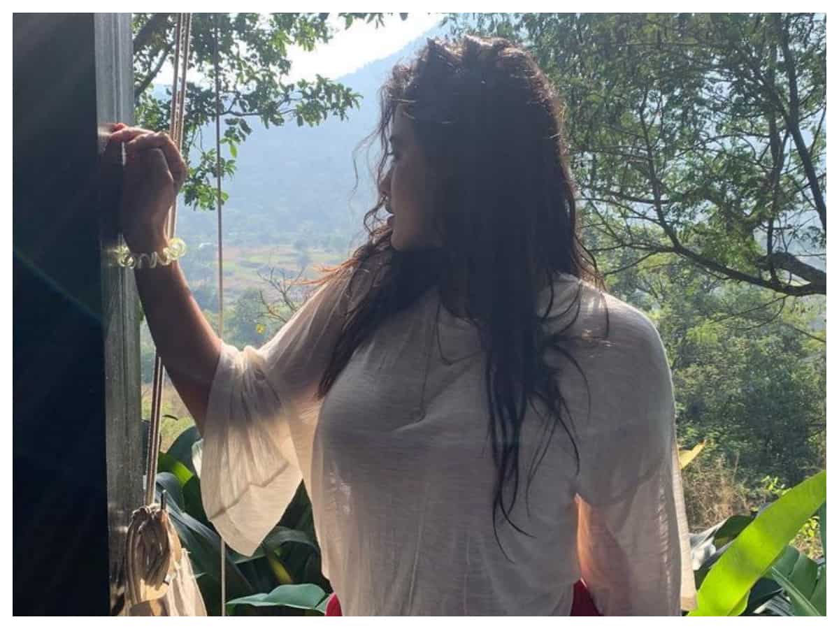 Ketika Sharma | కేతికా శర్మ రొమాంటిక్‌ ఫొటోస్..